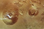 Neighbouring Volcanoes on Mars